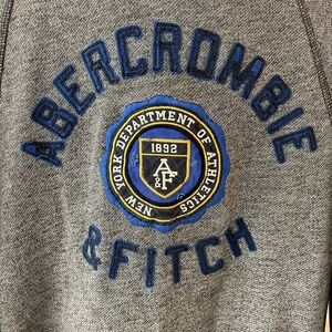 Abercrombie & Fitch Hoodie Gray Muscle Fit Distressed Pullover Size Small Patch